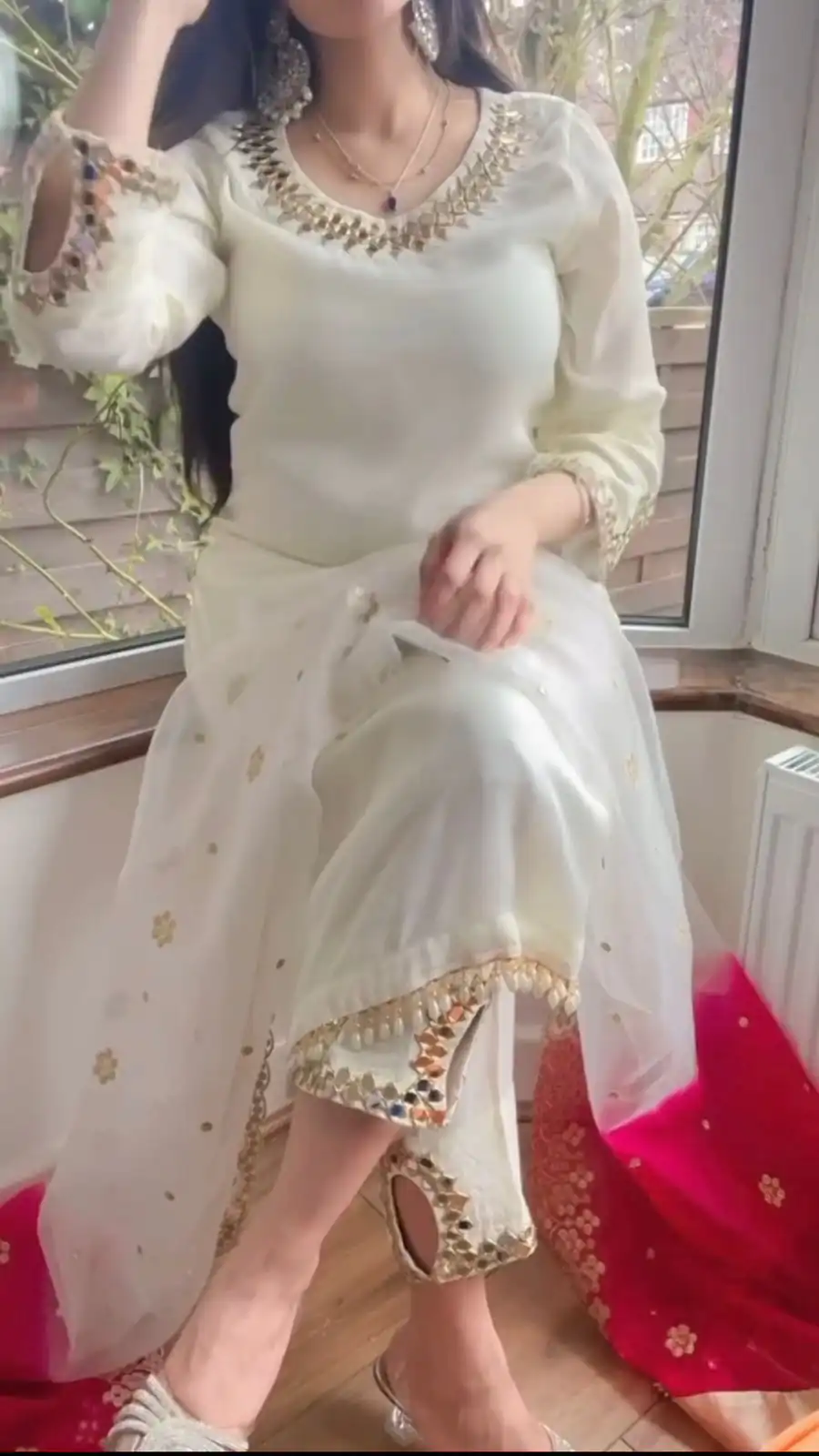 VLM 178 White Color Chinnon Silk Embroidery Work Salwar Suit Wedding, Party, Festive, Events Expected Delivery 4-6 Working Days @ 1899/- Only | Casual Suits, Creative suits, Designer Suits, Party Wear Suits, Salwar suit, Straight Suits