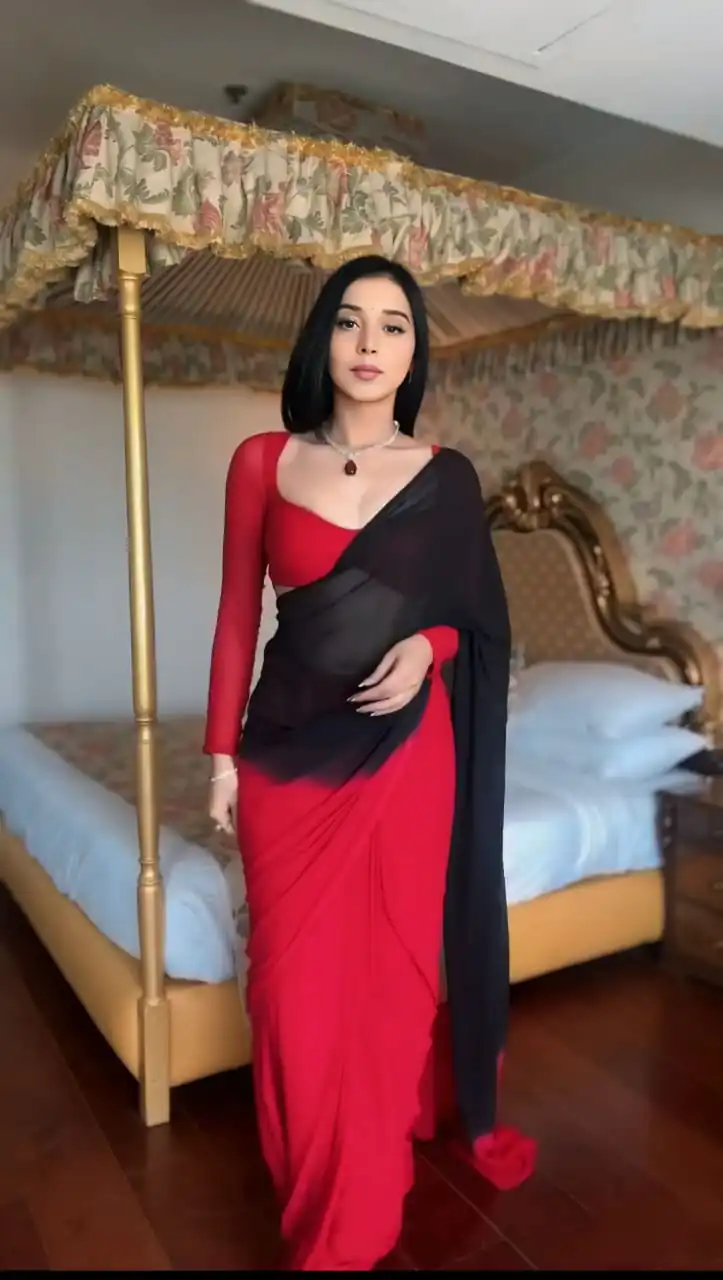  SC 274 Black & Red Color Pure Soft Georgette Silk Design All Over Saree , Party Wear, Events, Festivals Expected Delivery 4-6 Working Days 1599/- | Bollywood Sarees, Creative Sarees, Designer Sarees, Embroidered Sarees, Ethnic Saree, Modern Digital sarees, Party Wear Sarees, Sarees
