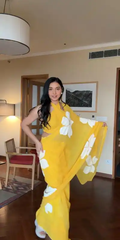 SC 264 Yellow Color Pure Soft Georgette Silk Design All Over Saree , Party Wear, Events, Festivals Expected Delivery 4-6 Working Days 1599/- | Bollywood Sarees, Creative Sarees, Designer Sarees, Embroidered Sarees, Ethnic Saree, Modern Digital sarees, Party Wear Sarees, Sarees