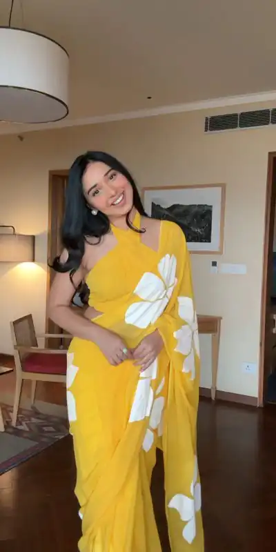 SC 264 Yellow Color Pure Soft Georgette Silk Design All Over Saree , Party Wear, Events, Festivals Expected Delivery 4-6 Working Days 1599/- | Bollywood Sarees, Creative Sarees, Designer Sarees, Embroidered Sarees, Ethnic Saree, Modern Digital sarees, Party Wear Sarees, Sarees