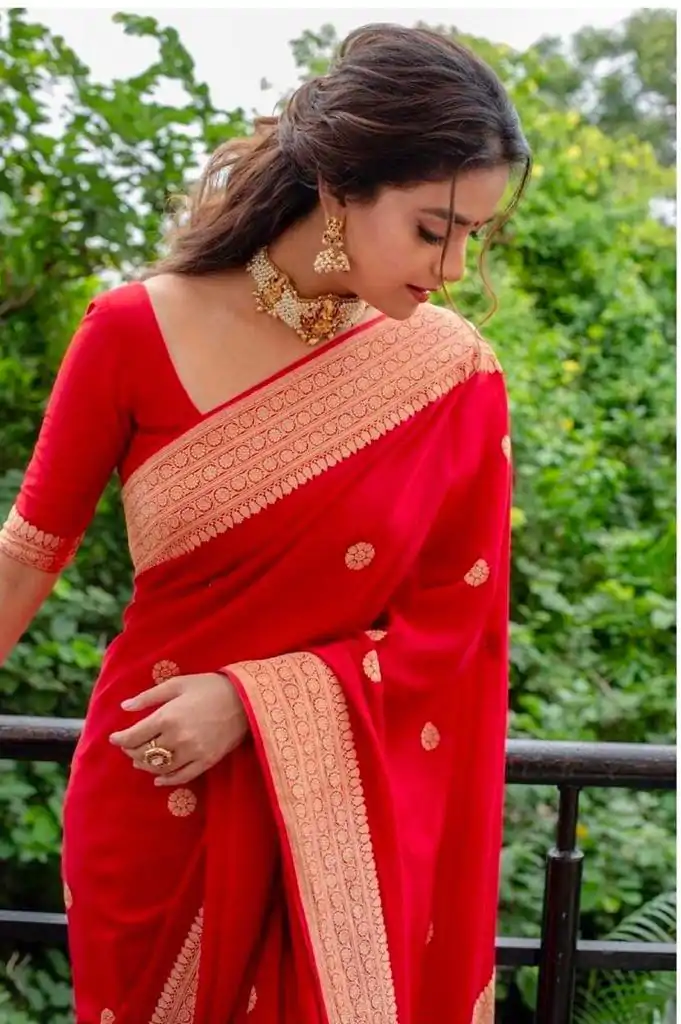 DDF Bela Red Color Soft Lichi Silk Ordinary Design Saree Casual, Party Wear, Events, Festivals Etc. Expected Delivery 4-6 Working Days 1349/- Only | Bollywood Sarees, Creative Sarees, Designer Sarees, Embroidered Sarees, Ethnic Saree, Modern Digital sarees, Party Wear Sarees, Sarees
