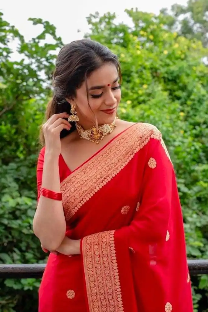 DDF Bela Red Color Soft Lichi Silk Ordinary Design Saree Casual, Party Wear, Events, Festivals Etc. Expected Delivery 4-6 Working Days 1349/- Only | Bollywood Sarees, Creative Sarees, Designer Sarees, Embroidered Sarees, Ethnic Saree, Modern Digital sarees, Party Wear Sarees, Sarees