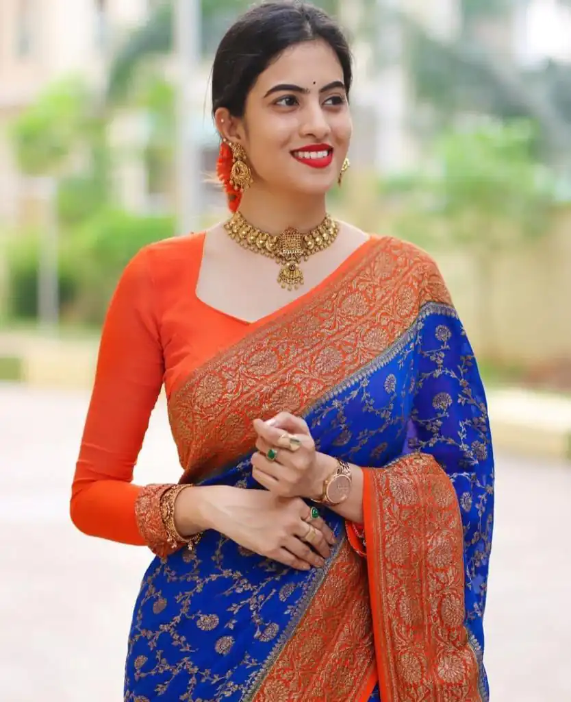 ES 8153 Blue Color Soft Lichi Silk Beautiful Design Work Saree Casual, Wedding, Party, Festive, Events Etc. Expected Delivery 4-6 Working Days @1499/- | Bollywood Sarees, Creative Sarees, Designer Sarees, Embroidered Sarees, Ethnic Saree, Modern Digital sarees, Party Wear Sarees, Sarees