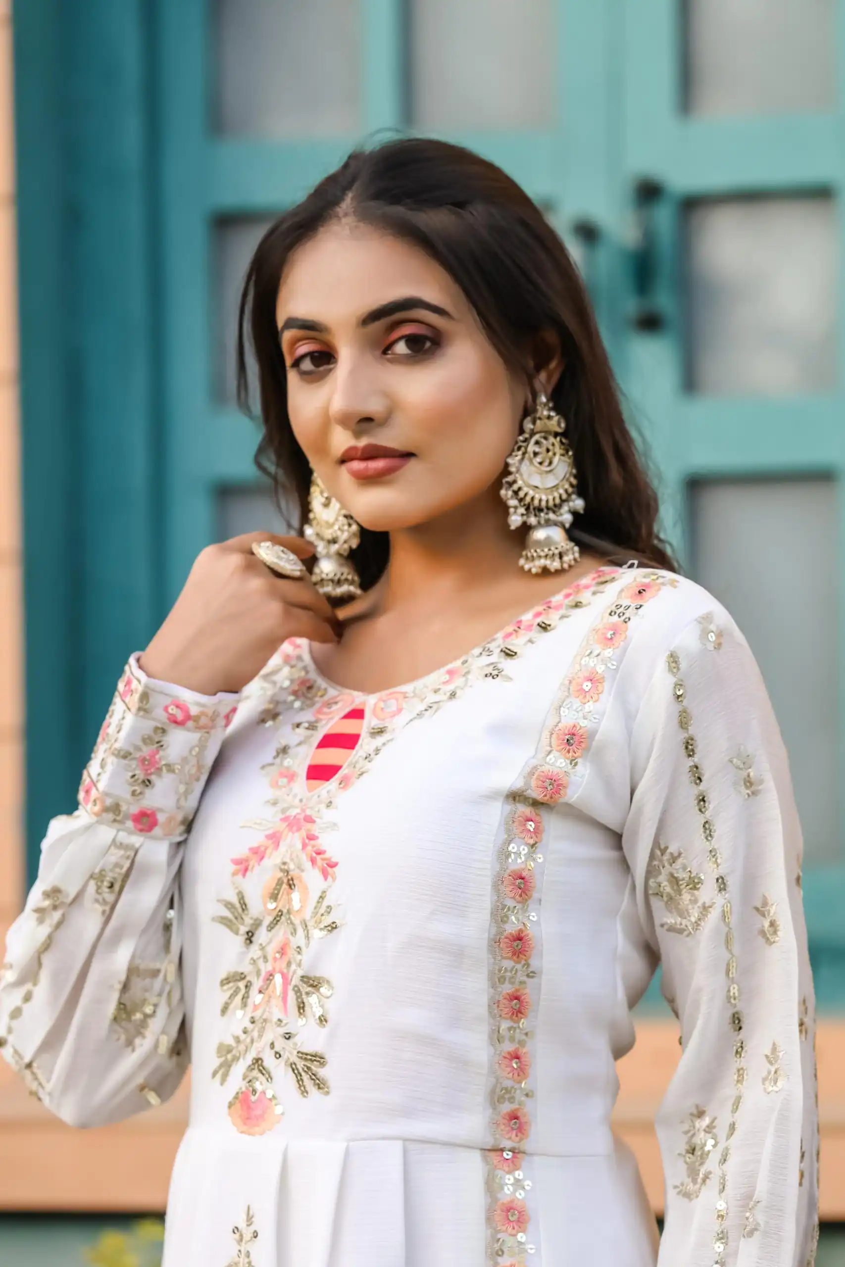 SRK 5163 White Color Chinnon Silk Embroidery Salwar Suit Wedding, Party, Festive, Events Expected Delivery 4-6 Working Days @ 2299/- | Casual Suits, Creative suits, Designer Suits, Palazzo Suits, Party Wear Suits, Patiala Suits, Salwar suit, Straight Suits