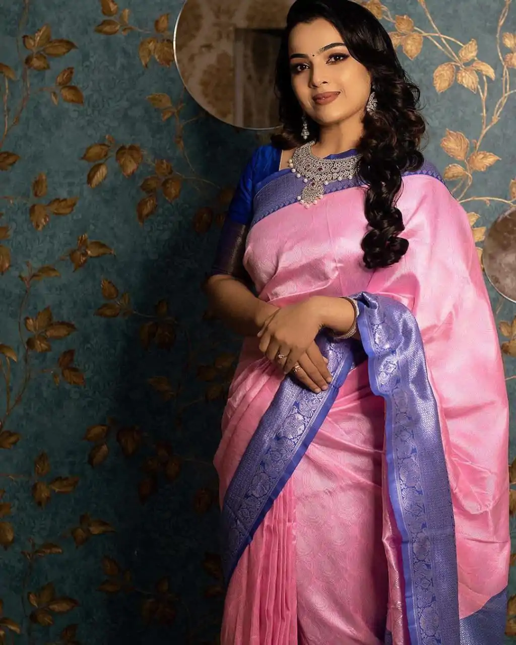 ES 8150 Light Pink Color Soft Lichi Silk Beautiful Design Work Saree Casual, Wedding, Party, Festive, Events Etc. Expected Delivery 4-6 Working Days @1499/- | Bollywood Sarees, Creative Sarees, Designer Sarees, Embroidered Sarees, Ethnic Saree, Modern Digital sarees, Party Wear Sarees, Sarees