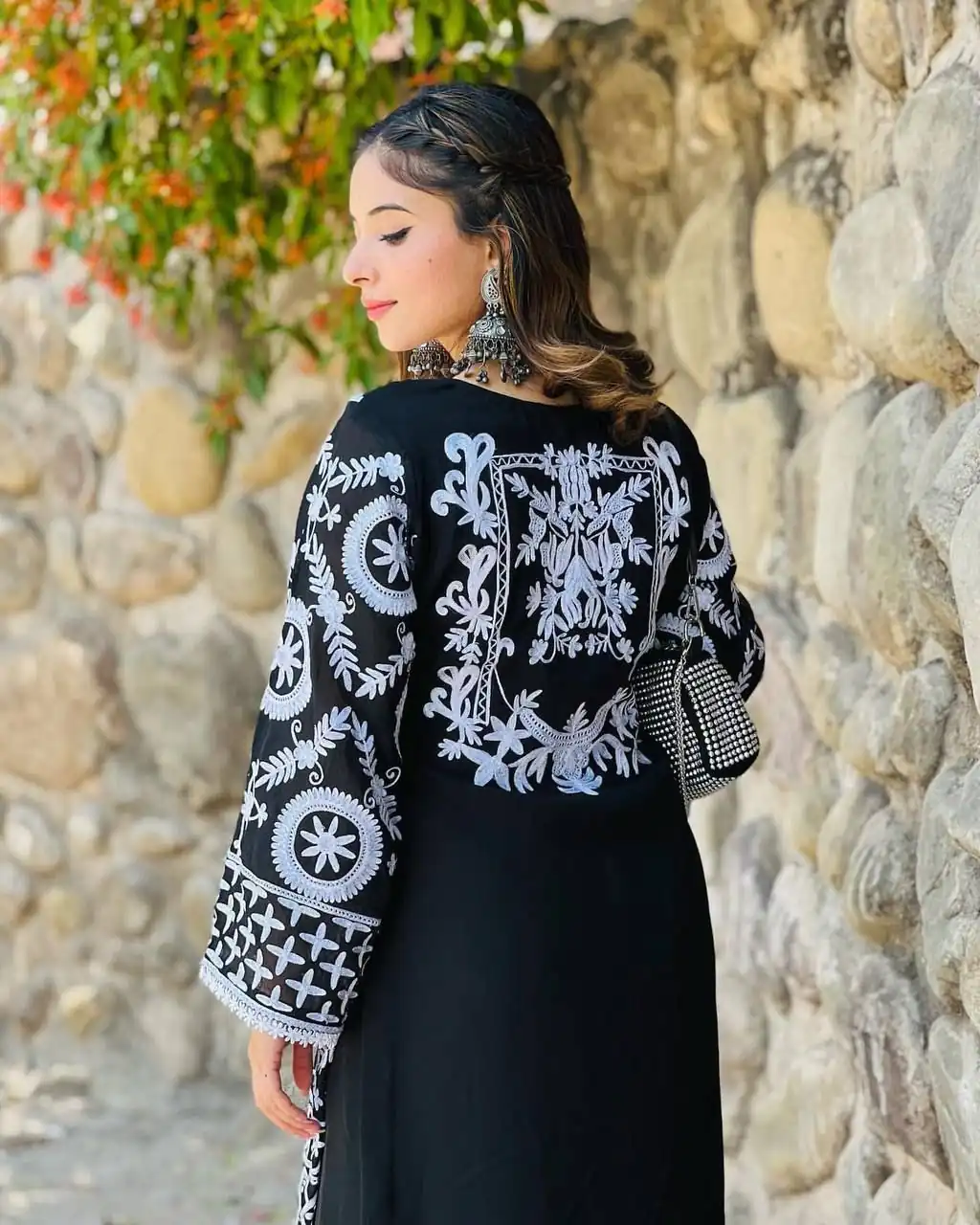 RTC 5624 Black Color Foix Georgette Chine Stitched Salwar Suit Wedding, Party, Festive, Events Etc. Expected Delivery 4-6 Working Days @2149/- | Jump Suits, Casual Suits, Creative suits, Designer Suits, Palazzo Suits, Party Wear Suits, Patiala Suits, Salwar suit, Straight Suits
