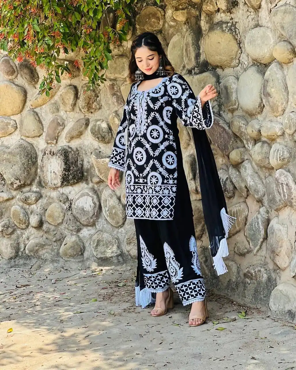 RTC 5624 Black Color Foix Georgette Chine Stitched Salwar Suit Wedding, Party, Festive, Events Etc. Expected Delivery 4-6 Working Days @2149/- | Jump Suits, Casual Suits, Creative suits, Designer Suits, Palazzo Suits, Party Wear Suits, Patiala Suits, Salwar suit, Straight Suits