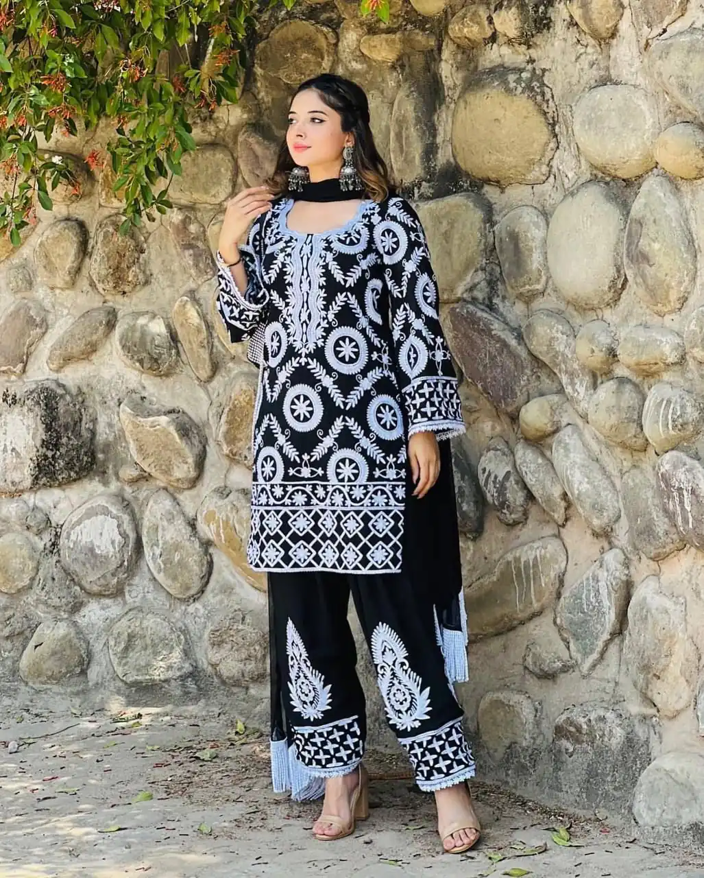 RTC 5624 Black Color Foix Georgette Chine Stitched Salwar Suit Wedding, Party, Festive, Events Etc. Expected Delivery 4-6 Working Days @2149/- | Jump Suits, Casual Suits, Creative suits, Designer Suits, Palazzo Suits, Party Wear Suits, Patiala Suits, Salwar suit, Straight Suits
