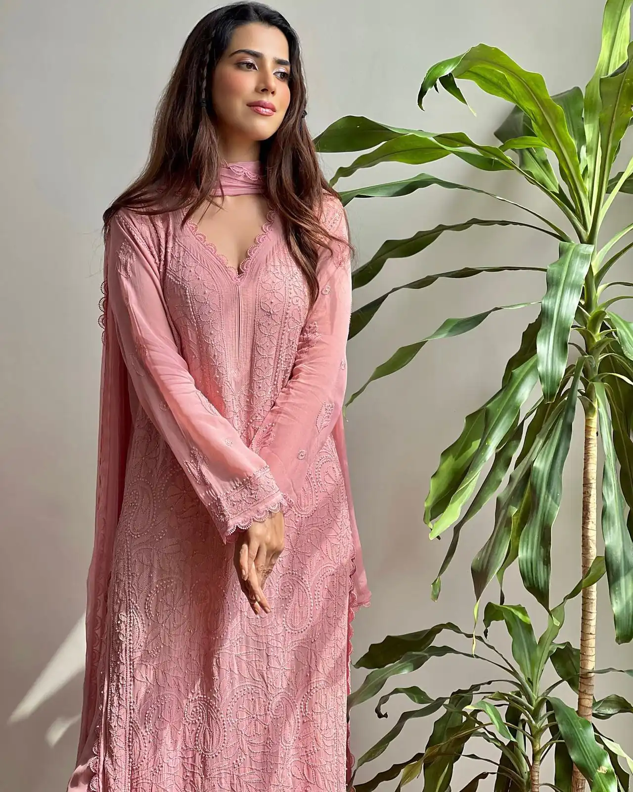 BE 170 Baby Pink Color Georgette Thread Embroidery Salwar Suit Wedding, Party, Festive events, etc.  Expected Delivery  4-6 Working Days @1999/- | Casual Suits, Creative suits, Designer Suits, Palazzo Suits, Party Wear Suits, Patiala Suits, Salwar suit, Straight Suits