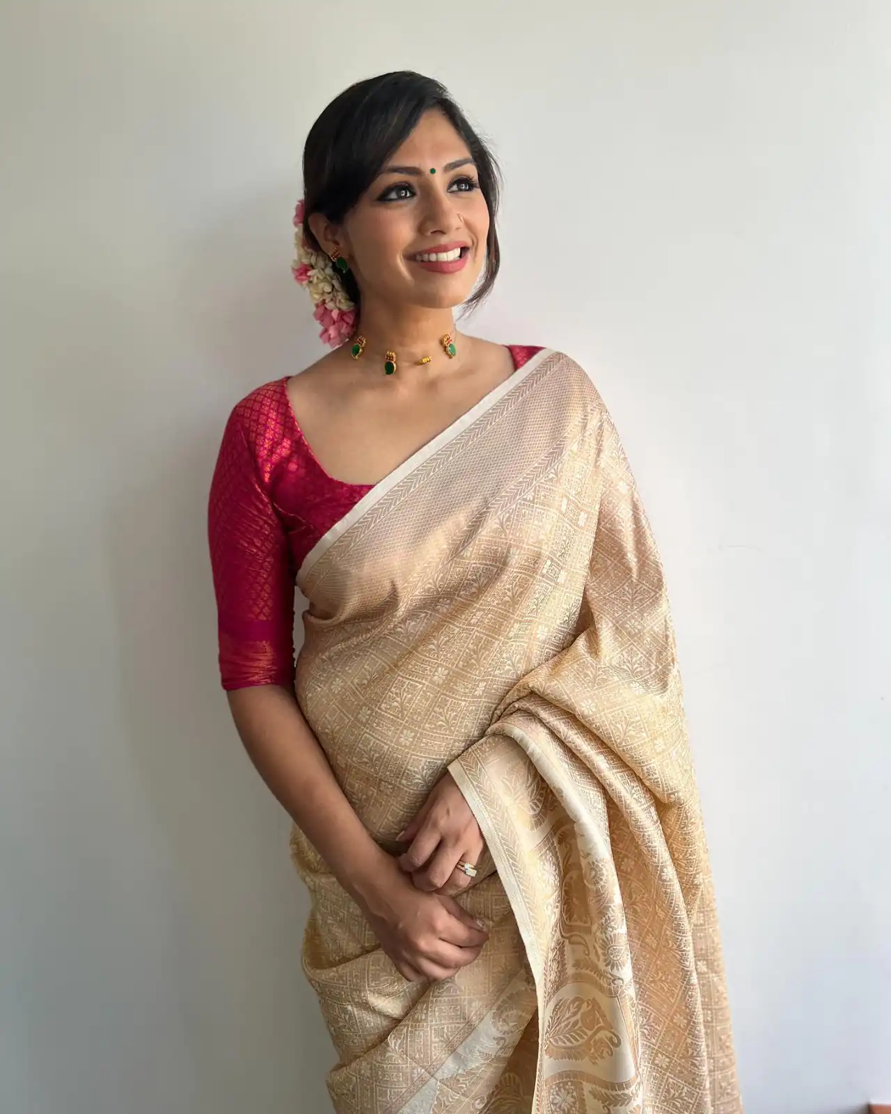 DDF Cream Color Soft Lichi Silk Ordinary Design Rich Pallu Saree Casual, Party Wear, Events, Festivals Etc. Expected Delivery 4-6 Working Days 1399/ | Bollywood Sarees, Creative Sarees, Designer Sarees, Embroidered Sarees, Ethnic Saree, Modern Digital sarees, Party Wear Sarees, Sarees