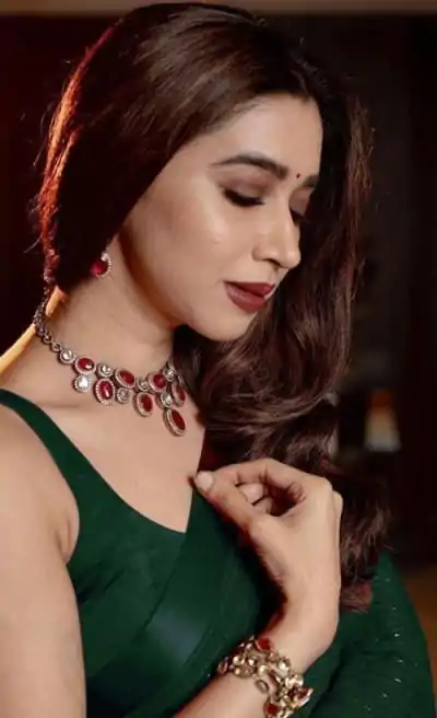 BT 236 Green Color Georgette Thread With Sequence Work Saree Casual, Party Wear, Traditional Wear, Wedding Events .Expected Delivery 4-6 Working Days@1799 | Bollywood Sarees, Creative Sarees, Designer Sarees, Ethnic Saree, Modern Digital sarees, Party Wear Sarees, Sarees