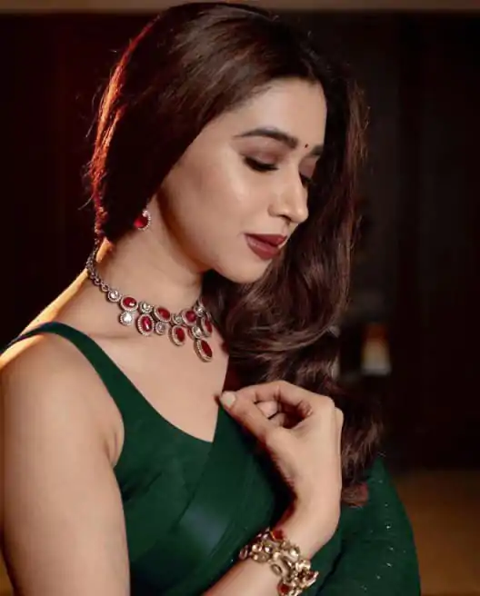BT 236 Green Color Georgette Thread With Sequence Work Saree Casual, Party Wear, Traditional Wear, Wedding Events .Expected Delivery 4-6 Working Days@1799 | Bollywood Sarees, Creative Sarees, Designer Sarees, Ethnic Saree, Modern Digital sarees, Party Wear Sarees, Sarees