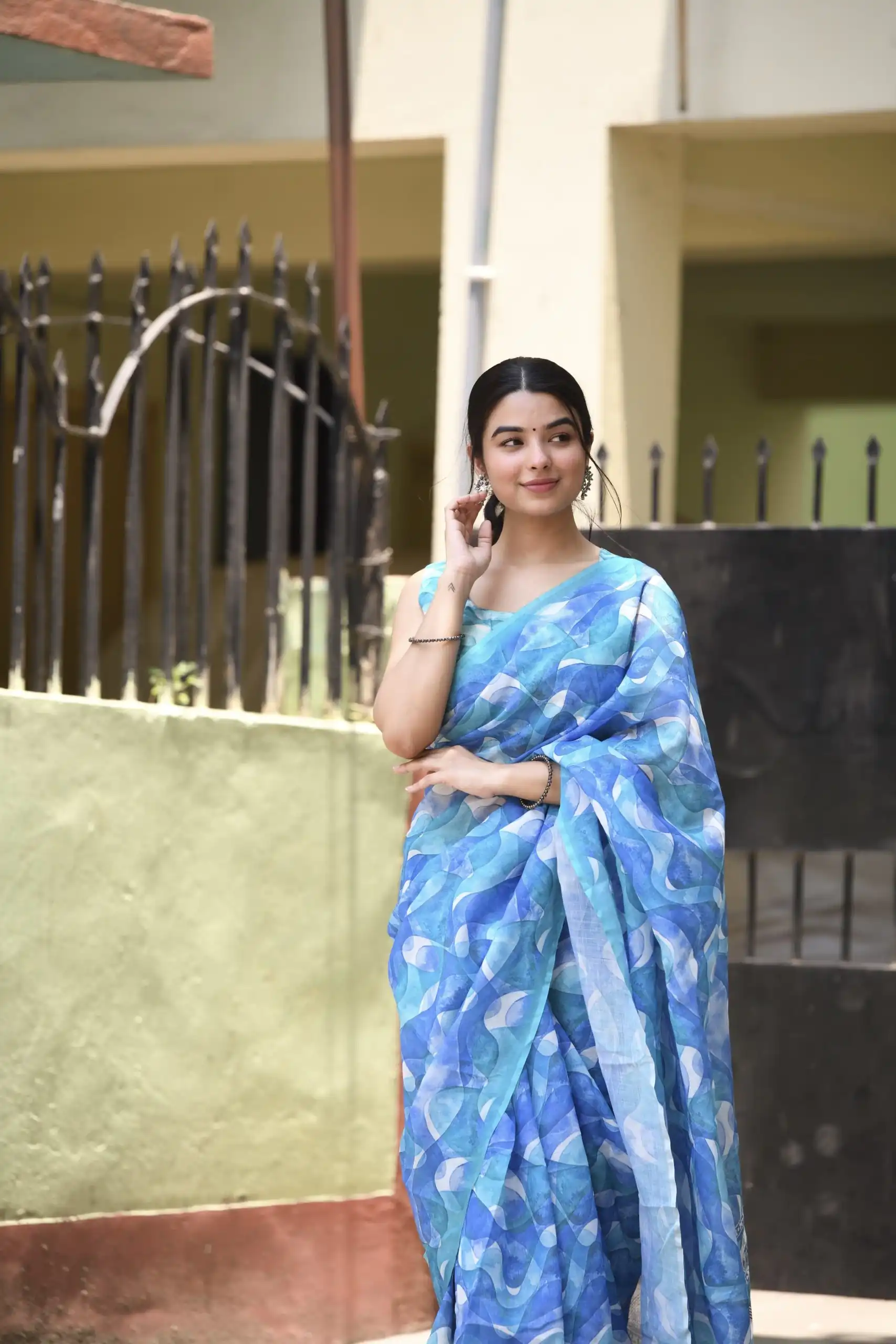 Veechis 111 Royal Blue Color Linen Beautiful Digital Printed Work Saree Casual, Party Festive, Events. Expected Delivery 4-6 Working Days @1549/- | Bollywood Sarees, Creative Sarees, Designer Sarees, Embroidered Sarees, Modern Digital sarees, Party Wear Sarees, Sarees