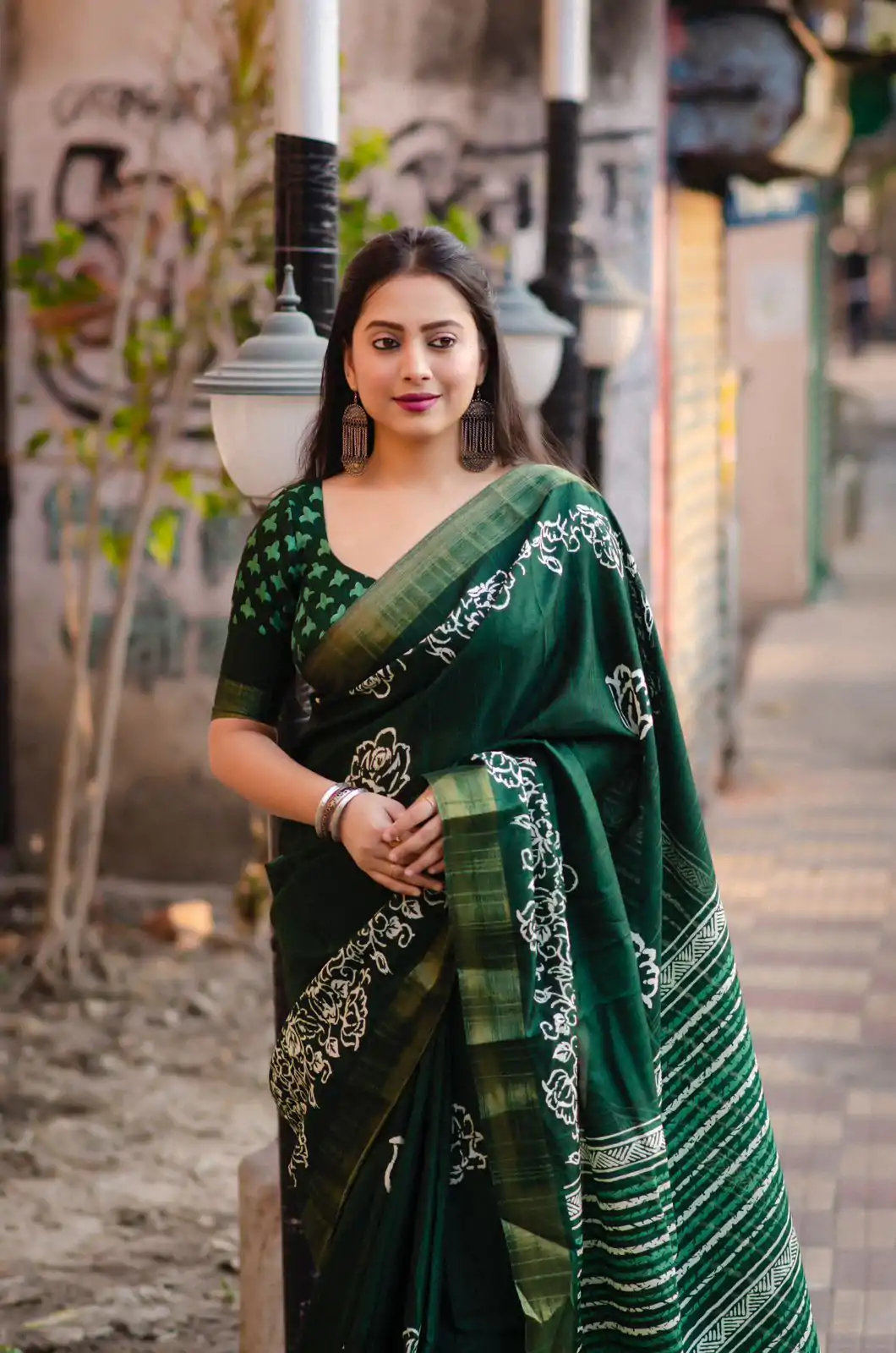 NT 493 Green Color Plain Linen Digital Printed All Over Saree Events Casual Wedding Festive . Expected Delivery  4-6 Working Days @1449/- | Bollywood Sarees, Creative Sarees, Designer Sarees, Embroidered Sarees, Ethnic Saree, Modern Digital sarees, Party Wear Sarees, Sarees