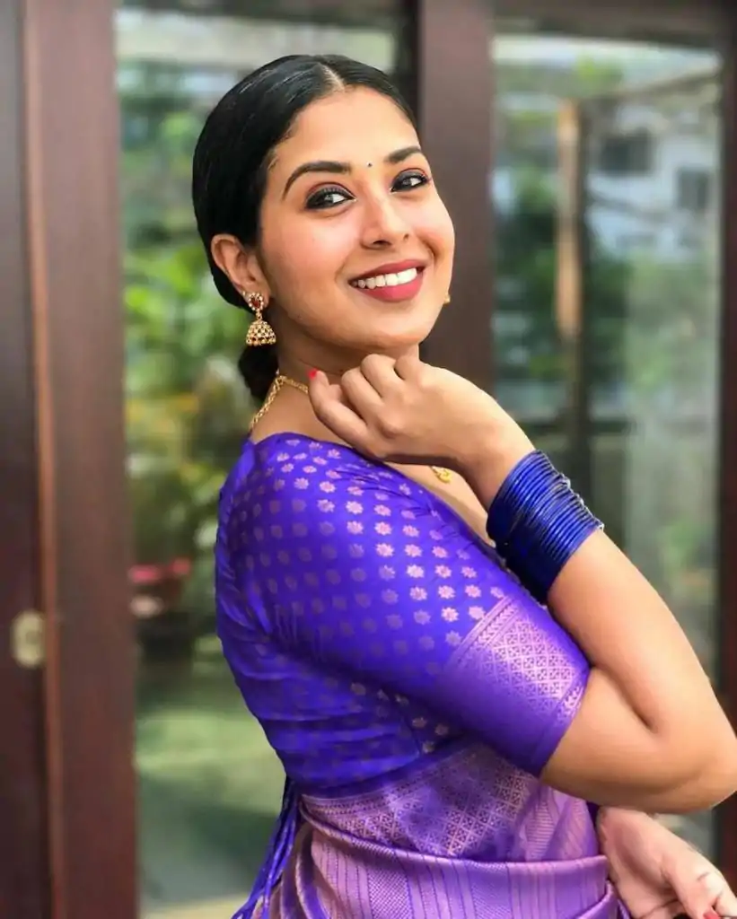 KP 4009 Violet Color Soft Lichi Silk Jacquard On All Over Saree Casual, Party Wear, Wedding, Events Etc. Expected Delivery 4-6 Working Days @1299/- | Bollywood Sarees, Creative Sarees, Designer Sarees, Embroidered Sarees, Ethnic Saree, Modern Digital sarees, Party Wear Sarees, Sarees