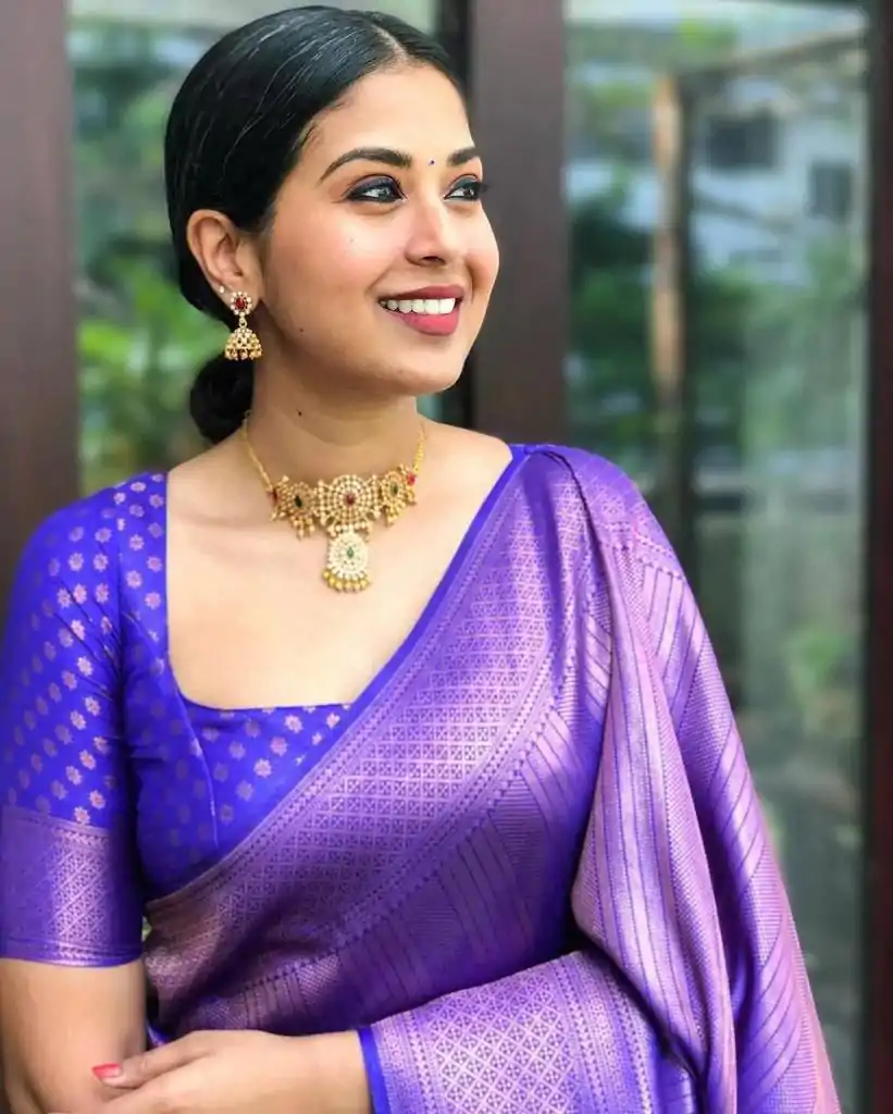 KP 4009 Violet Color Soft Lichi Silk Jacquard On All Over Saree Casual, Party Wear, Wedding, Events Etc. Expected Delivery 4-6 Working Days @1299/- | Bollywood Sarees, Creative Sarees, Designer Sarees, Embroidered Sarees, Ethnic Saree, Modern Digital sarees, Party Wear Sarees, Sarees
