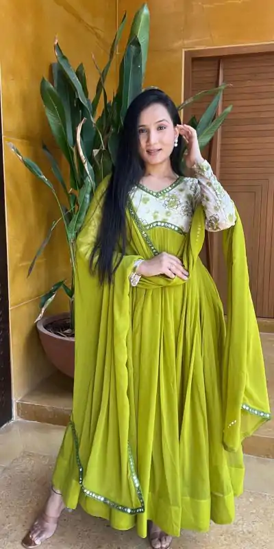 Ram 013 Green Color Fox Georgette Position Print Work Gown Casual, Wedding, Party, Festive, Events Etc. Expected Delivery 4-6 Working Days @2049/- | Bollywood Gowns, Creative Gowns, Designer Gowns, Embroidered Gowns, Gowns, Party Wear Gowns