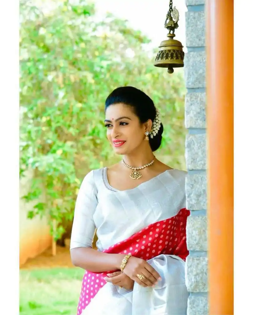 KP 4001 Pink Color Soft Lichi Silk Jacquard On All Over Saree Casual, Party Wear, Wedding, Events Etc. Expected Delivery 4-6 Working Days @1449/- | Bollywood Sarees, Creative Sarees, Designer Sarees, Embroidered Sarees, Ethnic Saree, Modern Digital sarees, Party Wear Sarees, Sarees