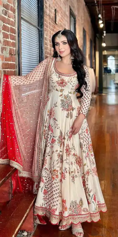 SR 1620 White color Georgette Embroidery Diamond Anarkali Suit Casual, Wedding, Party, Festive, Events . Expected Delivery 4-6 Working Days @2099/- | Anarkali Suits, Creative-Anarkali, Designer Anarkali, Embroidered Anarkali, Party Wear Anarkali
