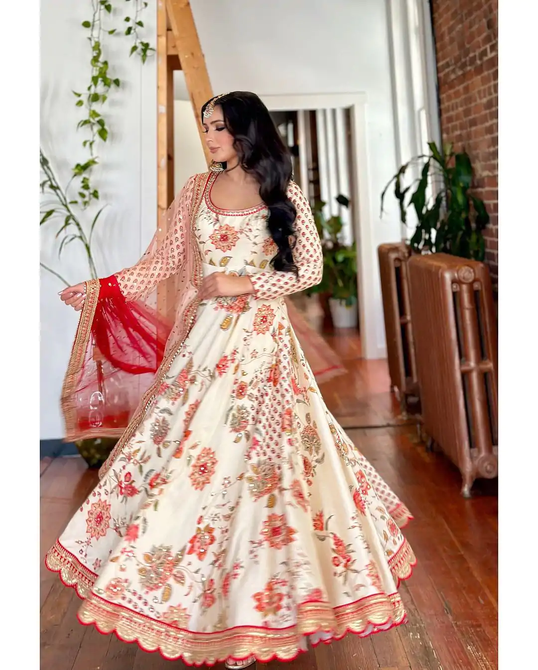 SR 1620 White color Georgette Embroidery Diamond Anarkali Suit Casual, Wedding, Party, Festive, Events . Expected Delivery 4-6 Working Days @2099/- | Anarkali Suits, Creative-Anarkali, Designer Anarkali, Embroidered Anarkali, Party Wear Anarkali