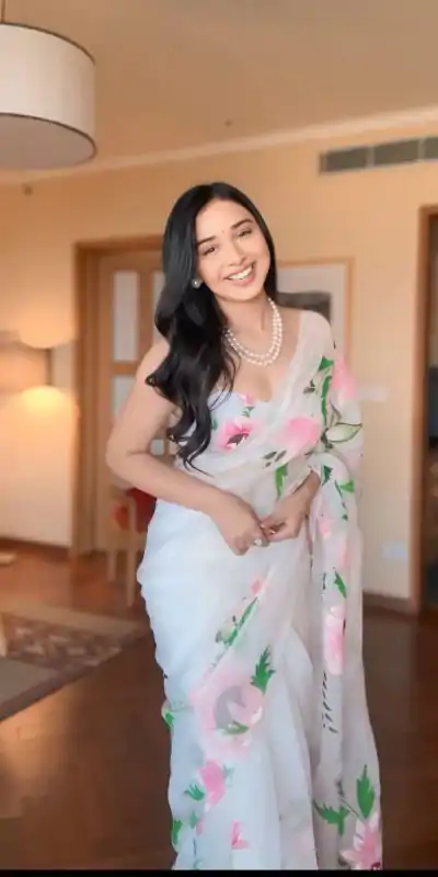 SC 280 White Color Pure Soft Georgette Silk Design All Over Saree , Party Wear, Events, Festivals Expected Delivery 4-6 Working Days 1599/- | Bollywood Sarees, Creative Sarees, Designer Sarees, Embroidered Sarees, Ethnic Saree, Modern Digital sarees, Party Wear Sarees, Sarees