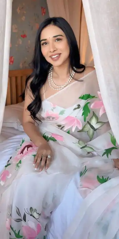 SC 280 White Color Pure Soft Georgette Silk Design All Over Saree , Party Wear, Events, Festivals Expected Delivery 4-6 Working Days 1599/- | Bollywood Sarees, Creative Sarees, Designer Sarees, Embroidered Sarees, Ethnic Saree, Modern Digital sarees, Party Wear Sarees, Sarees