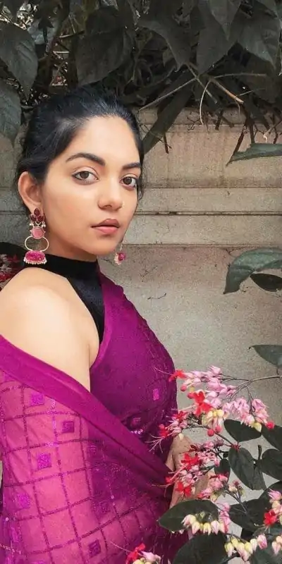 KT 201 Pink Color Georgette Fancy Sequence Work Saree Casual, Party Wear, Wedding Expected Delivery 4-6 Working Days@1649/- | Bollywood Sarees, Creative Sarees, Designer Sarees, Embroidered Sarees, Party Wear Sarees, Sarees