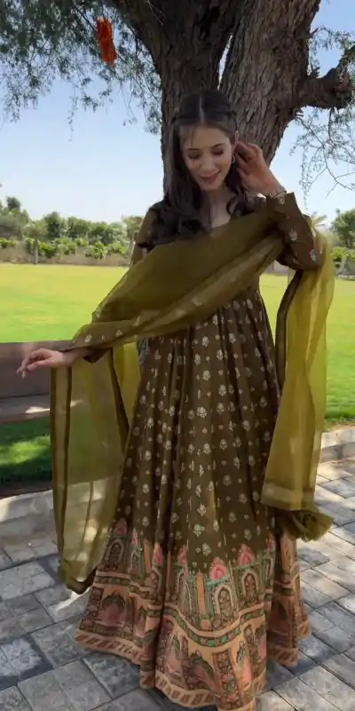 KD 1467 Mehndi Faux Georgette Thread Anarkali Suit Casual, Party, Wedding, Festive, Events Etc.  Expected Delivery  4-6 Working Days @2399/- Only | Anarkali Suits, Bollywood Anarkali, Creative-Anarkali, Designer Anarkali, Embroidered Anarkali, Party Wear Anarkali