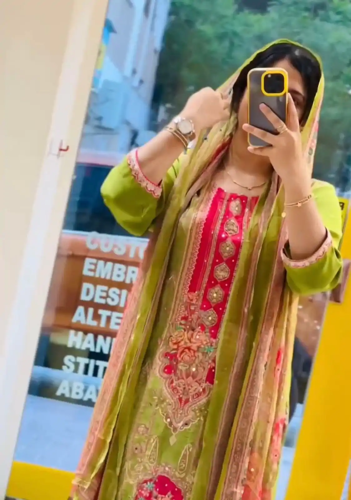 LG 1857 Green color Maslin Printed And Coin Work Salwar Suit Casual, Wedding, Party, Festive, Events . Expected Delivery 4-6 Working Days @1899/- | Casual Suits, Creative suits, Designer Suits, Palazzo Suits, Party Wear Suits, Patiala Suits, Salwar suit, Straight Suits