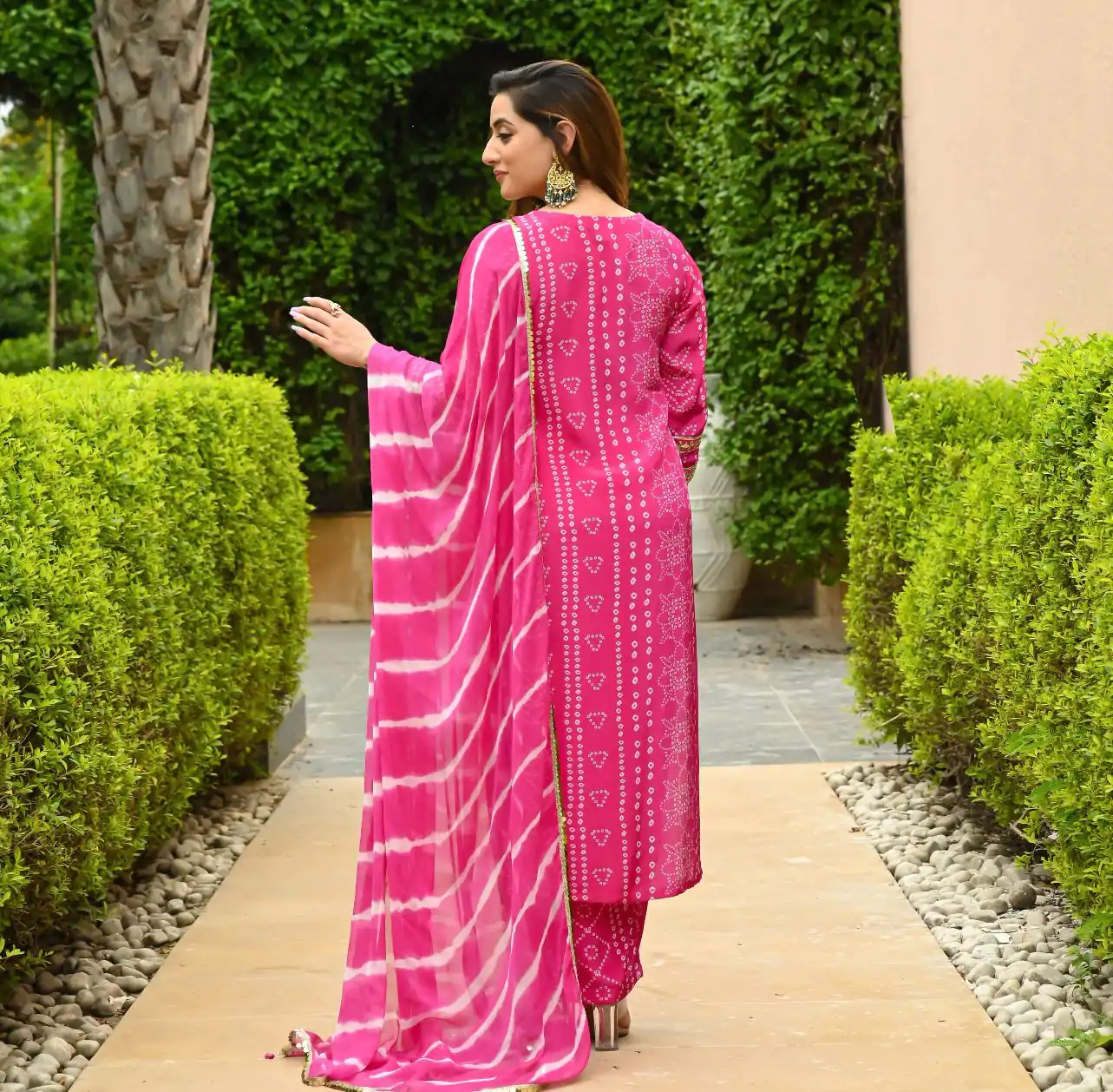 SRK 5061 Pink Color Georgette Digital Printed Embroidery Salwar Suit Casual, Wedding, Party, Festive, Events . Expected Delivery  4-6 Working Days @1899/- | Casual Suits, Creative suits, Designer Suits, Palazzo Suits, Party Wear Suits, Patiala Suits, Salwar suit, Straight Suits