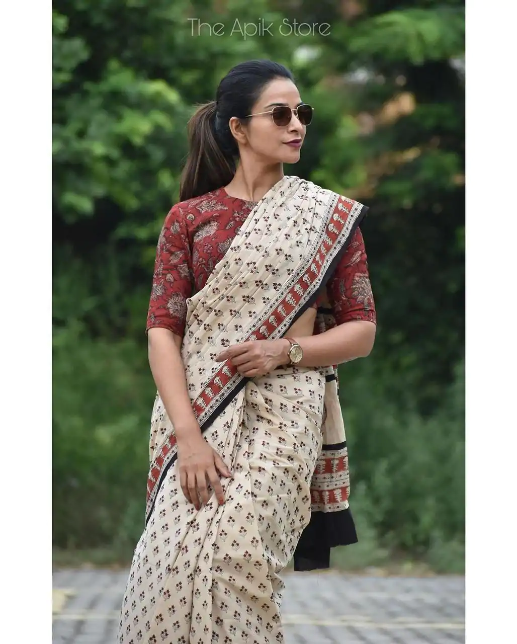 NT 568 White Color Plain Linen Digital Printed All Over Saree Events Casual Wedding Festive . Expected Delivery 4-6 Working Days @1449/- | Bollywood Sarees, Creative Sarees, Designer Sarees, Embroidered Sarees, Ethnic Saree, Modern Digital sarees, Party Wear Sarees, Sarees