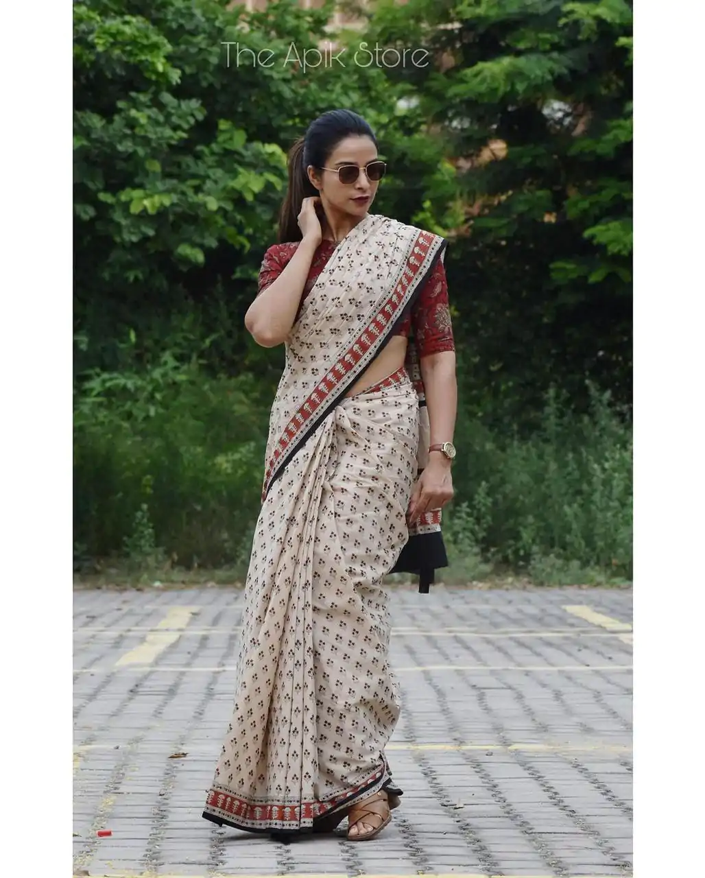 NT 568 White Color Plain Linen Digital Printed All Over Saree Events Casual Wedding Festive . Expected Delivery 4-6 Working Days @1449/- | Bollywood Sarees, Creative Sarees, Designer Sarees, Embroidered Sarees, Ethnic Saree, Modern Digital sarees, Party Wear Sarees, Sarees