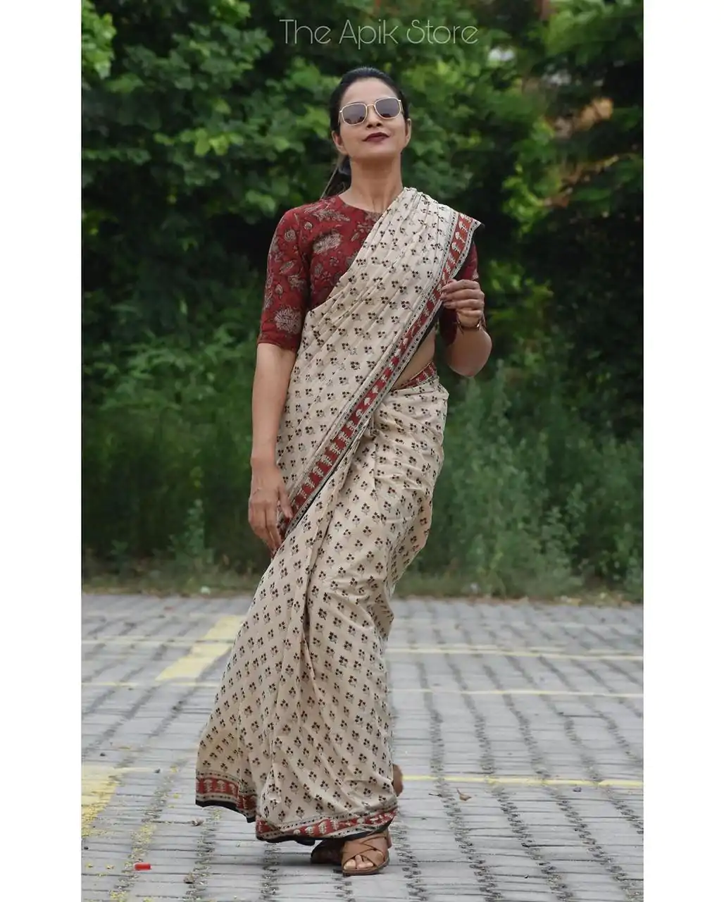 NT 568 White Color Plain Linen Digital Printed All Over Saree Events Casual Wedding Festive . Expected Delivery 4-6 Working Days @1449/- | Bollywood Sarees, Creative Sarees, Designer Sarees, Embroidered Sarees, Ethnic Saree, Modern Digital sarees, Party Wear Sarees, Sarees
