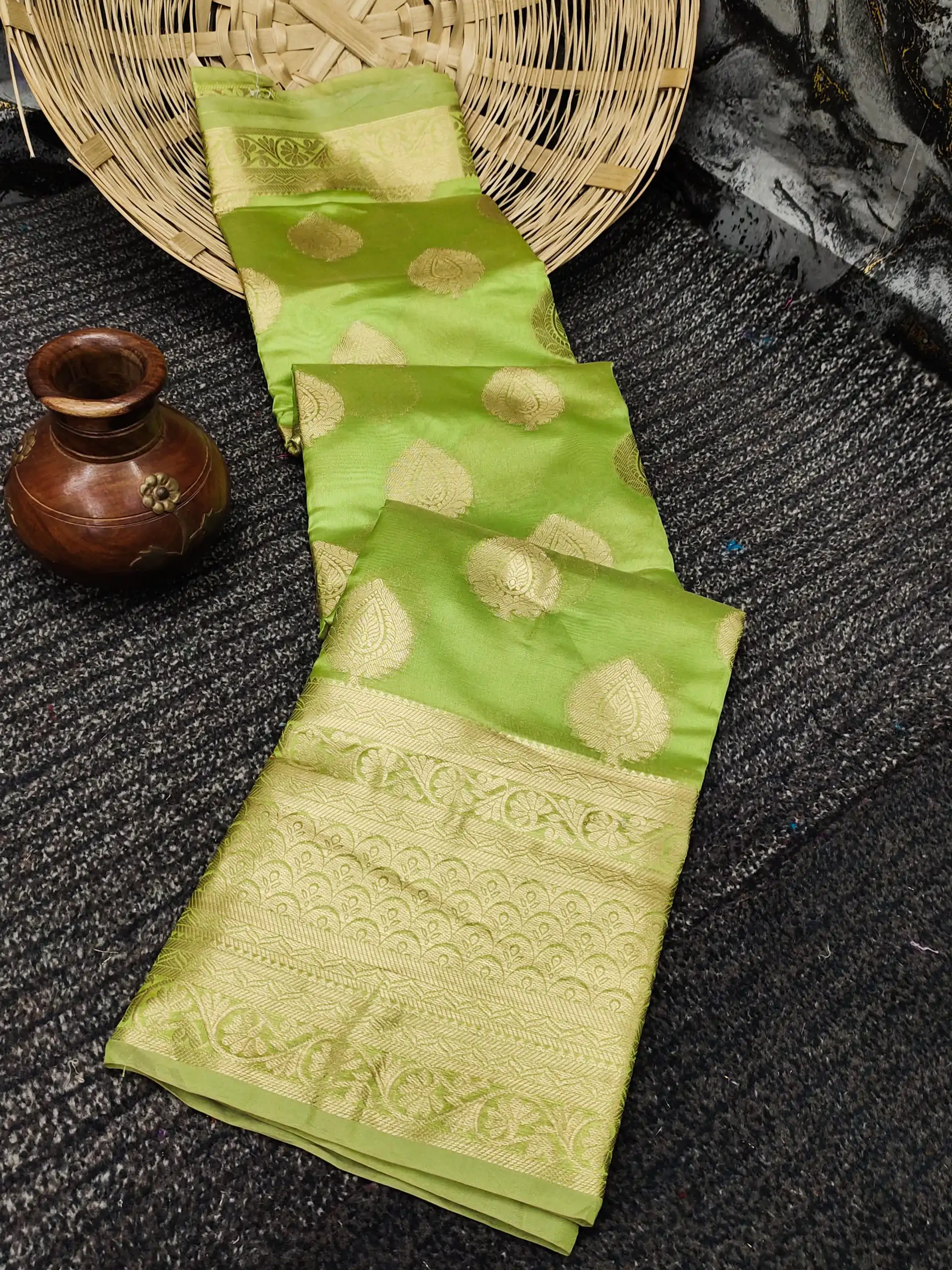 MB 3246 Light Green Color Organza Silk Beautiful Gold Zari Saree Casual, Wedding, Party, Festival, Events, Etc. Expected Delivery 4-6 Working Days @1599/- | Bollywood Sarees, Creative Sarees, Designer Sarees, Embroidered Sarees, Ethnic Saree, Modern Digital sarees, Party Wear Sarees, Sarees