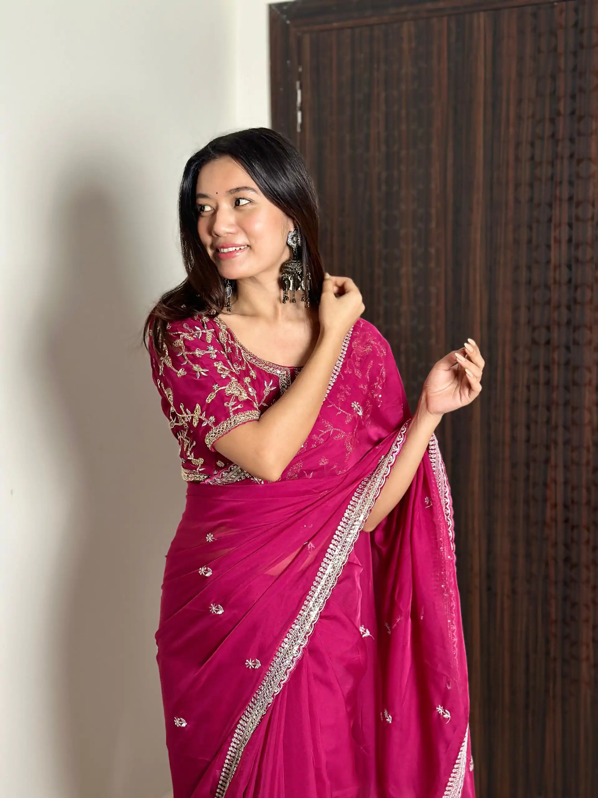 AC MAGIC CIRCLE Pink Color Pure Soft Organza Embroidery Zari Saree Casual, Wedding, Festive, Events Expected Delivery 4-6 Working Days @2099/- | Bollywood Sarees, Creative Sarees, Designer Sarees, Embroidered Sarees, Ethnic Saree, Modern Digital sarees, Party Wear Sarees, Sarees