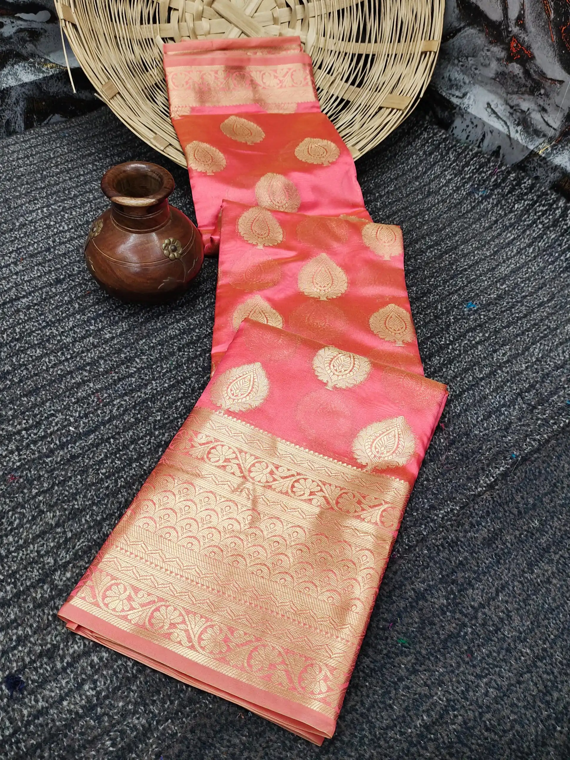 MB 3246 Salmon Color Organza Silk Beautiful Gold Zari Saree Casual, Wedding, Party, Festival, Events, Etc. Expected Delivery 4-6 Working Days @1599/- | Bollywood Sarees, Creative Sarees, Designer Sarees, Embroidered Sarees, Ethnic Saree, Modern Digital sarees, Party Wear Sarees, Sarees