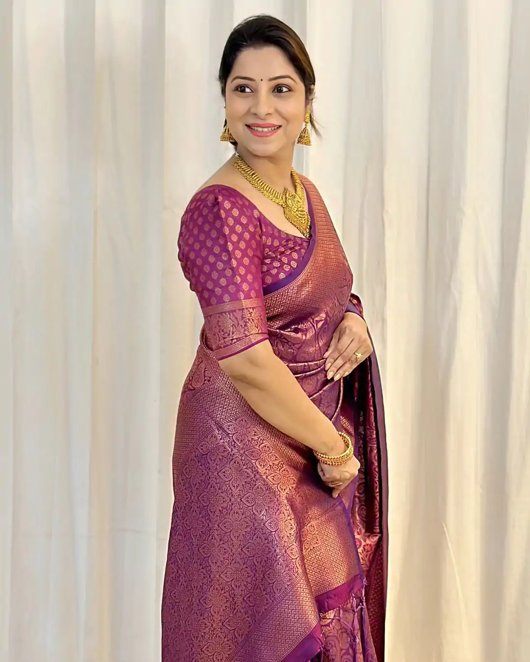 GK Kubera Purple Color Soft Silk Beautiful Rich Pallu All Over Saree Events Casual Wedding Festive . Expected Delivery  4-6 Working Days @1699/- | Bollywood Sarees, Creative Sarees, Designer Sarees, Embroidered Sarees, Ethnic Saree, Modern Digital sarees, Party Wear Sarees, Sarees