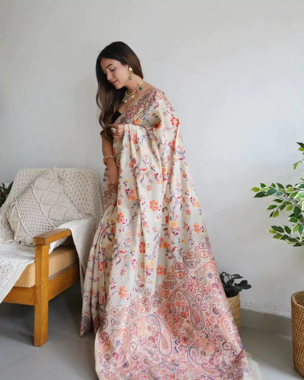DDF 504 White Color Kashmiri Running Thread Zari Work Saree Casual, Party Wear, Events, Festivals Etc. Expected Delivery 4-6 Working Days 2499/- | Bollywood Sarees, Creative Sarees, Designer Sarees, Embroidered Sarees, Ethnic Saree, Modern Digital sarees, Party Wear Sarees, Sarees