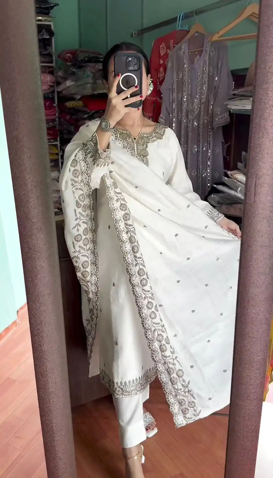 SRK 5178 White Color Chinnon Silk Sequence Salwar Suit Wedding, Party, Festive, Events Expected Delivery 4-6 Working Days @ 1899/- | Jump Suits, Casual Suits, Creative suits, Designer Suits, Palazzo Suits, Party Wear Suits, Patiala Suits, Salwar suit, Straight Suits