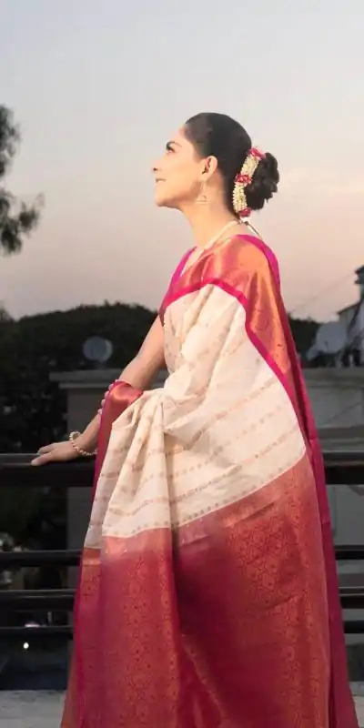 DDF SHRUTI 2 Golden Color Soft Lichi Silk Ordinary Design Rich Pallu Saree Casual, Party Wear, Events, Festivals Expected Delivery 4-6 Working @1499 | Bollywood Sarees, Creative Sarees, Designer Sarees, Embroidered Sarees, Ethnic Saree, Party Wear Sarees, Sarees