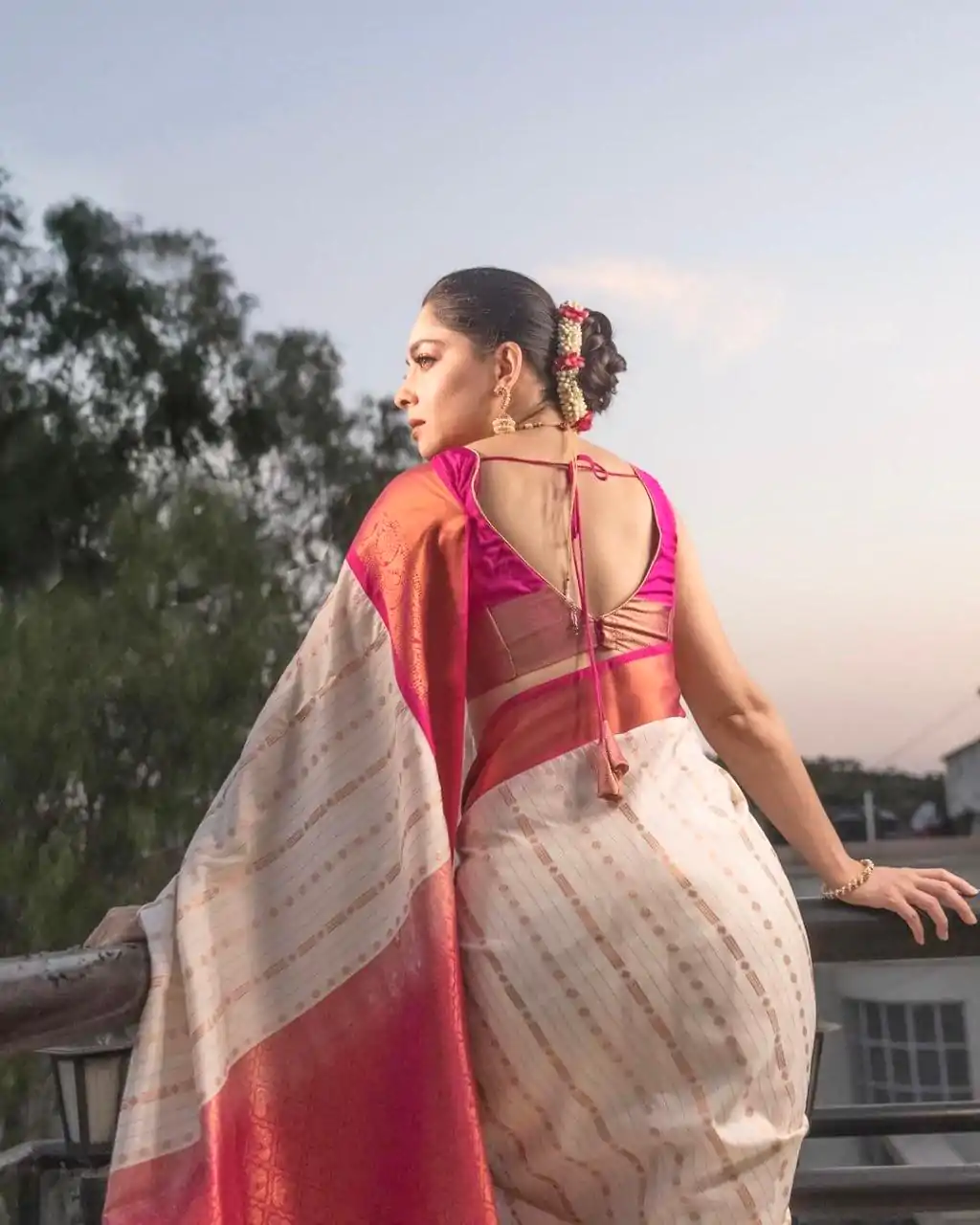 DDF SHRUTI 2 Golden Color Soft Lichi Silk Ordinary Design Rich Pallu Saree Casual, Party Wear, Events, Festivals Expected Delivery 4-6 Working @1499 | Bollywood Sarees, Creative Sarees, Designer Sarees, Embroidered Sarees, Ethnic Saree, Party Wear Sarees, Sarees