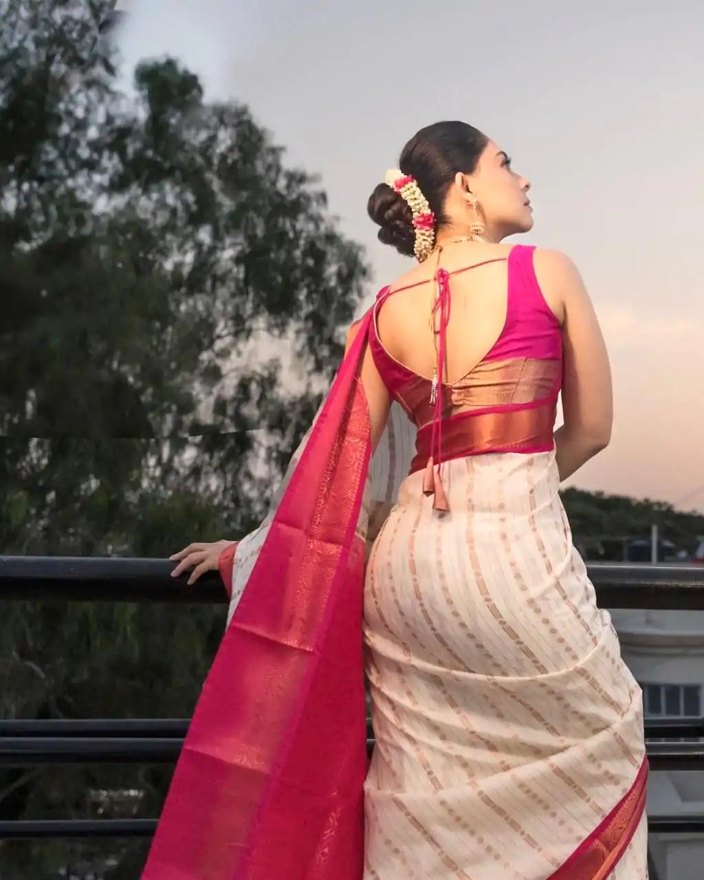DDF SHRUTI 2 Golden Color Soft Lichi Silk Ordinary Design Rich Pallu Saree Casual, Party Wear, Events, Festivals Expected Delivery 4-6 Working @1499 | Bollywood Sarees, Creative Sarees, Designer Sarees, Embroidered Sarees, Ethnic Saree, Party Wear Sarees, Sarees