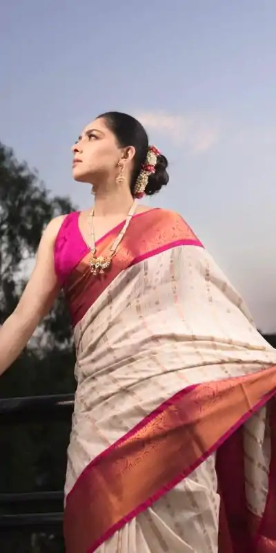 DDF SHRUTI 2 Golden Color Soft Lichi Silk Ordinary Design Rich Pallu Saree Casual, Party Wear, Events, Festivals Expected Delivery 4-6 Working @1499 | Bollywood Sarees, Creative Sarees, Designer Sarees, Embroidered Sarees, Ethnic Saree, Party Wear Sarees, Sarees