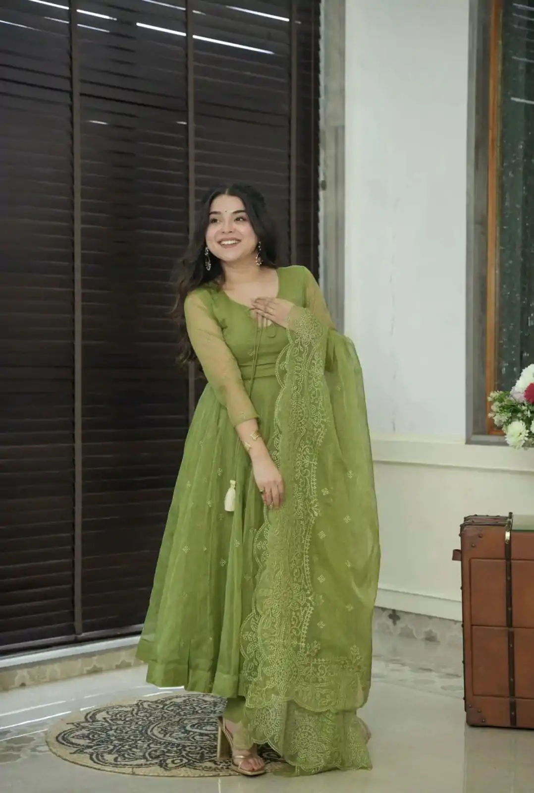 SRK 5184 Green Color Georgette Embroidery Work Salwar Suit Wedding, Party, Festive, Events Expected Delivery 4-6 Working Days @ 2049/- | Designer Suits, Jump Suits, Casual Suits, Creative suits, Palazzo Suits, Party Wear Suits, Patiala Suits, Salwar suit, Straight Suits