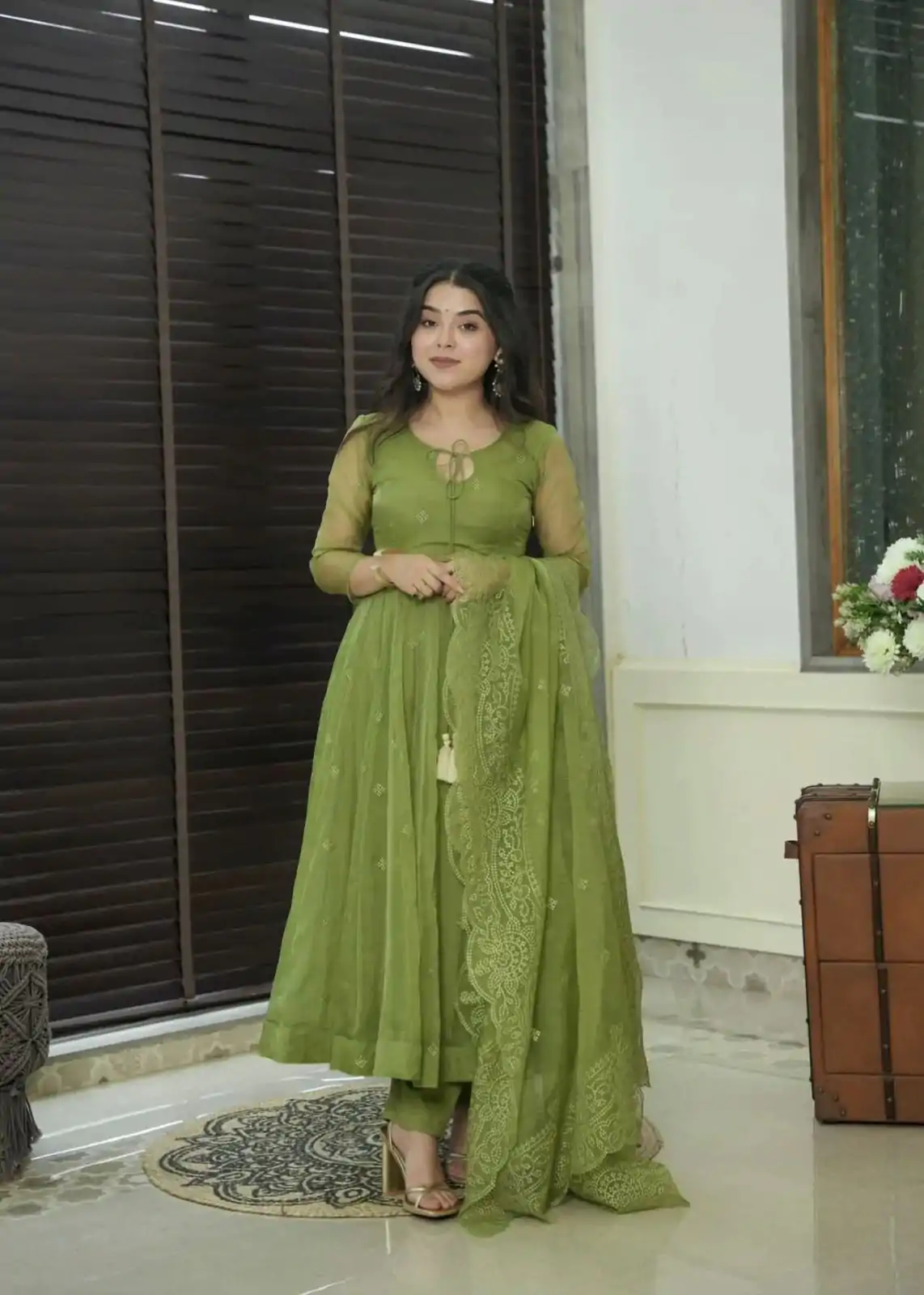 SRK 5184 Green Color Georgette Embroidery Work Salwar Suit Wedding, Party, Festive, Events Expected Delivery 4-6 Working Days @ 2049/- | Designer Suits, Jump Suits, Casual Suits, Creative suits, Palazzo Suits, Party Wear Suits, Patiala Suits, Salwar suit, Straight Suits