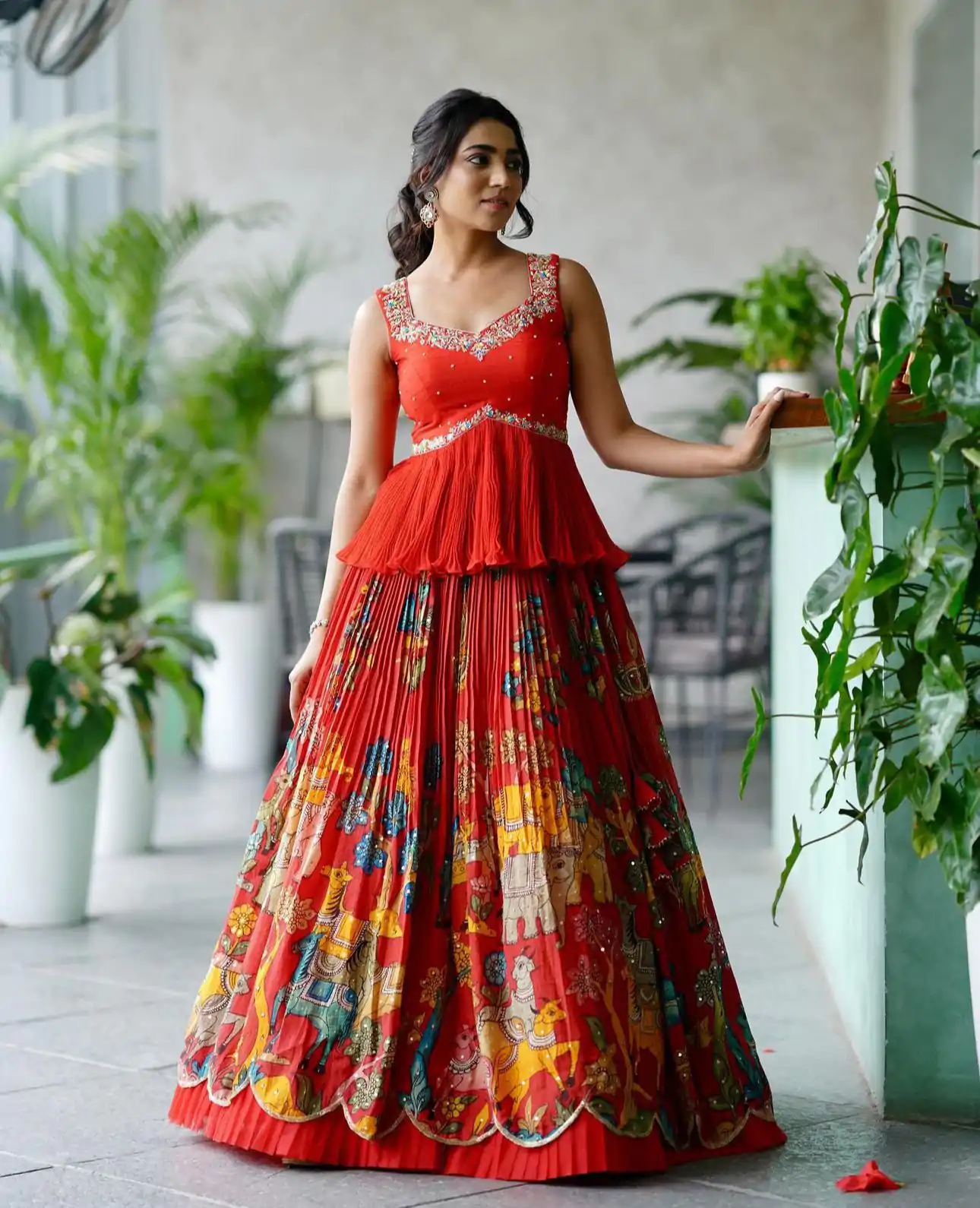 PC 372 Red Color Chinon Embroidery Thread Work Lehenga Choli Casual, Party Wear, Events, Festivals Wear Expected Delivery 4-6 Working Days @2149/- | Bollywood Lehenga, Creative Lehenga, Designer Lehenga, Embroidered Lehenga, Lehenga, Party Wear Lehenga