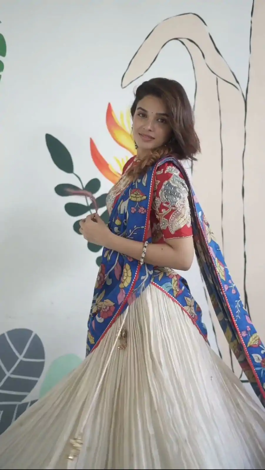 PC 362 White Color Chant Crepe Kalamkari Printed Diamond Lehenga Choli Casual, Party Wear, Events, Festivals Wear Expected Delivery 4-6 Working Days @2079/- | Bollywood Lehenga, Creative Lehenga, Designer Lehenga, Embroidered Lehenga, Lehenga, Party Wear Lehenga