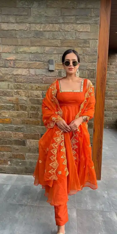 RTC 5625(A) Orange Color Georgette Coin Lace Border Salwar Suit Wedding, Party, Festive, Events Etc. Expected Delivery 4-6 Working Days @1899/- | Jump Suits, Casual Suits, Creative suits, Designer Suits, Palazzo Suits, Party Wear Suits, Patiala Suits, Salwar suit, Straight Suits