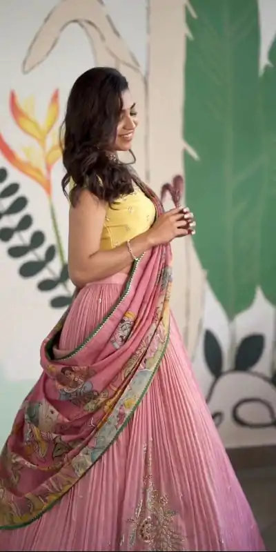 PC 383 Pink Color Chinon Embroidery Thread Lehenga Choli Casual, Party Wear, Events, Festivals Wear Expected Delivery 4-6 Working Days @2329/- | Bollywood Lehenga, Creative Lehenga, Designer Lehenga, Embroidered Lehenga, Lehenga, Party Wear Lehenga