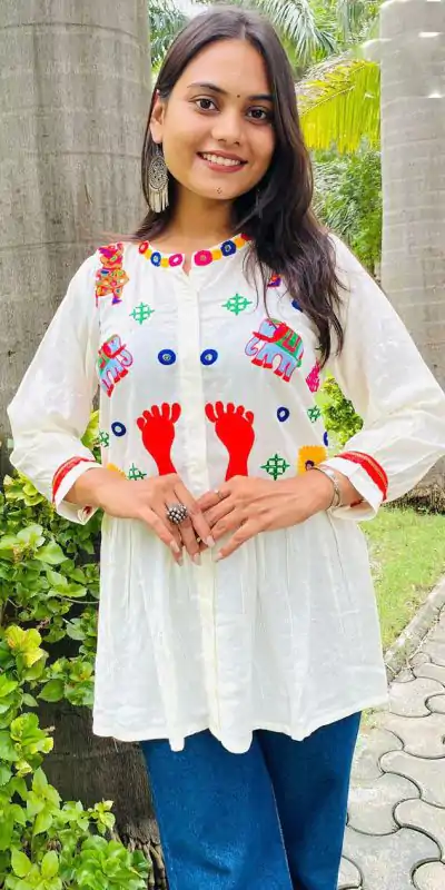 INLI Pankhudi White Color Cotton Flex and Rayo Embroidery Work Kurti Casual, Wedding, Party, Festive, Events Etc. Expected Delivery 4-6 Working Days @1299/- | Bollywood Kurti, Creative Kurtis, Designer Kurti, Kurti, Party Wear Kurti, Selfie Kurti